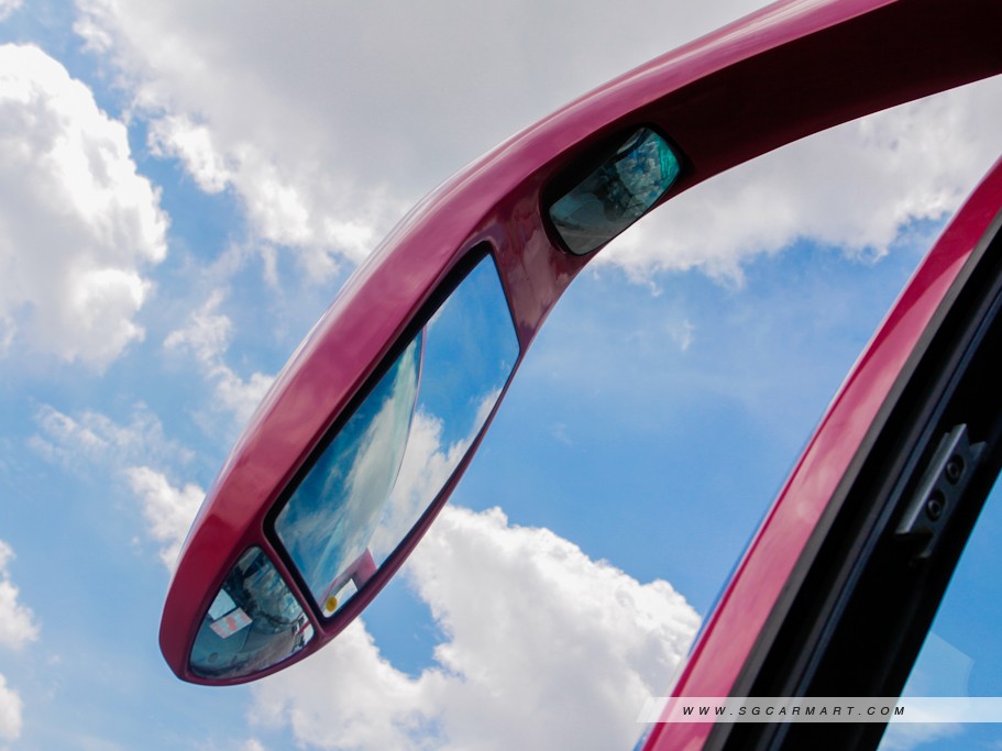 https://i.i-sgcm.com/new_cars/cars/10987/10987_g45