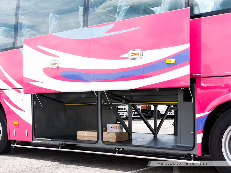 https://i.i-sgcm.com/new_cars/cars/10987/10987_g61