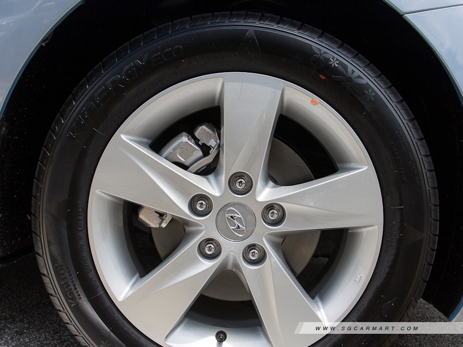 https://i.i-sgcm.com/new_cars/cars/11000/11000_g11