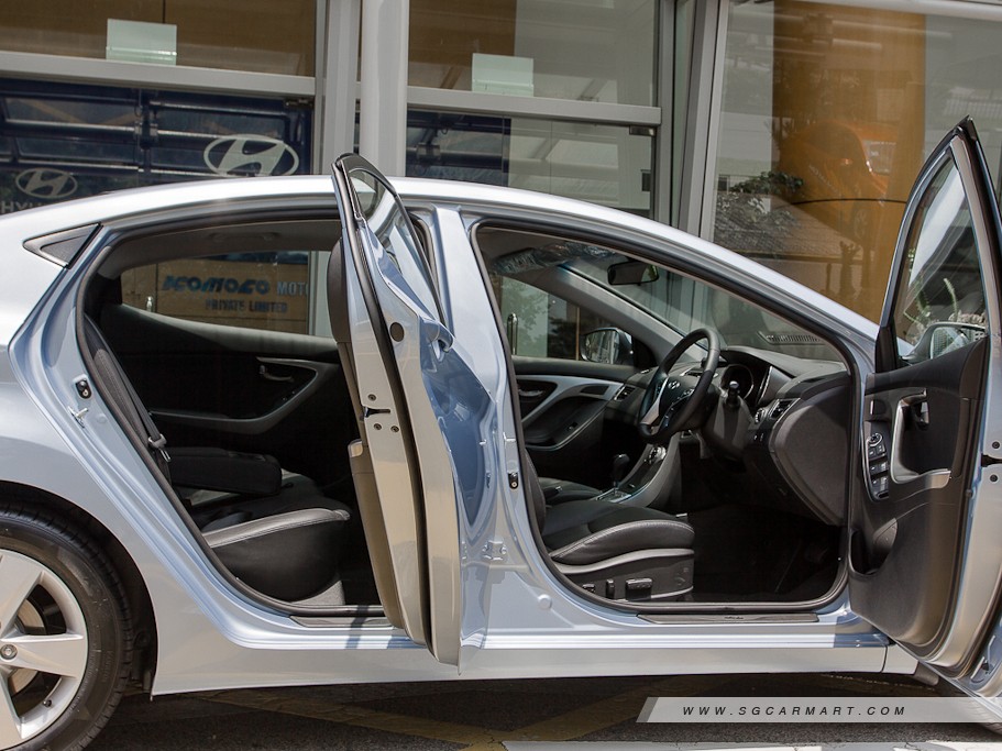 https://i.i-sgcm.com/new_cars/cars/11000/11000_g13