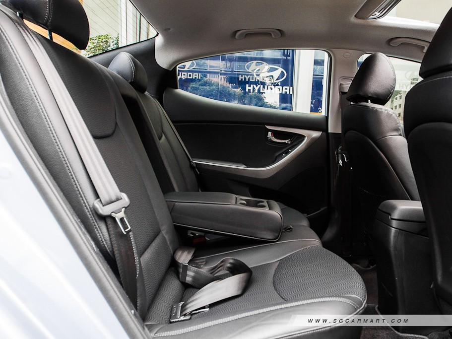 https://i.i-sgcm.com/new_cars/cars/11000/11000_g15