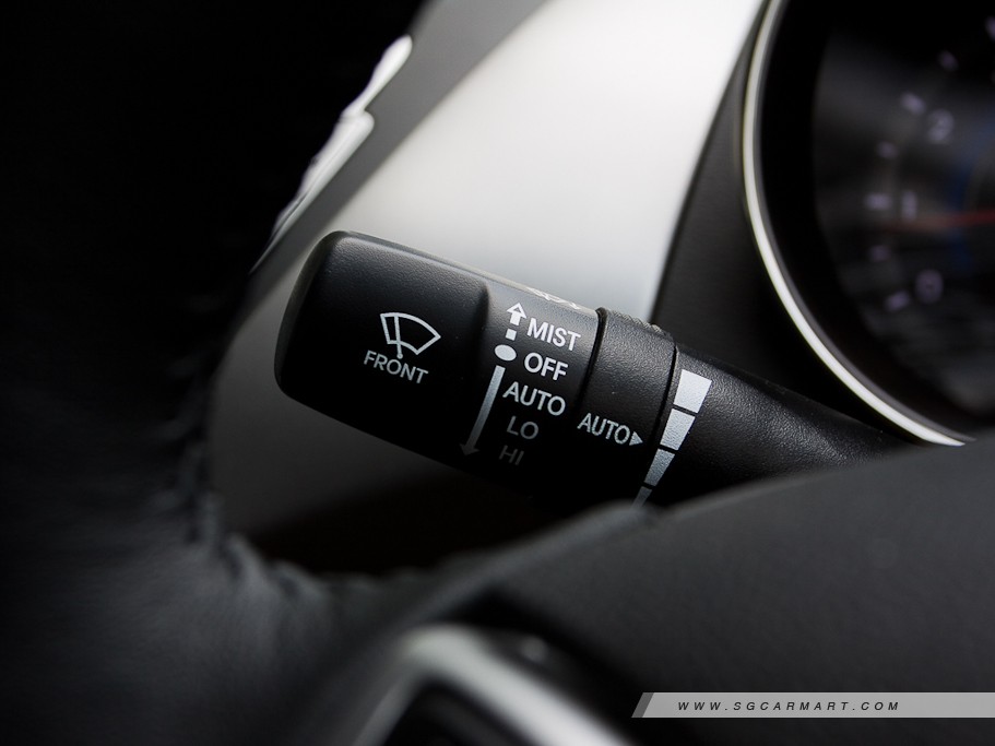 https://i.i-sgcm.com/new_cars/cars/11000/11000_g18