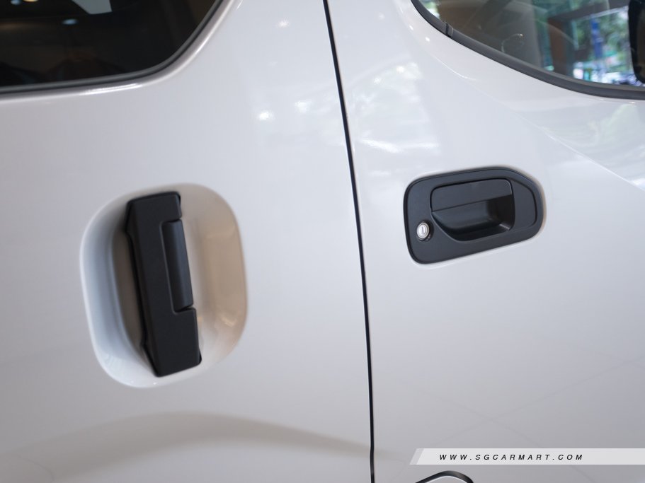 https://i.i-sgcm.com/new_cars/cars/11005/11005_g40