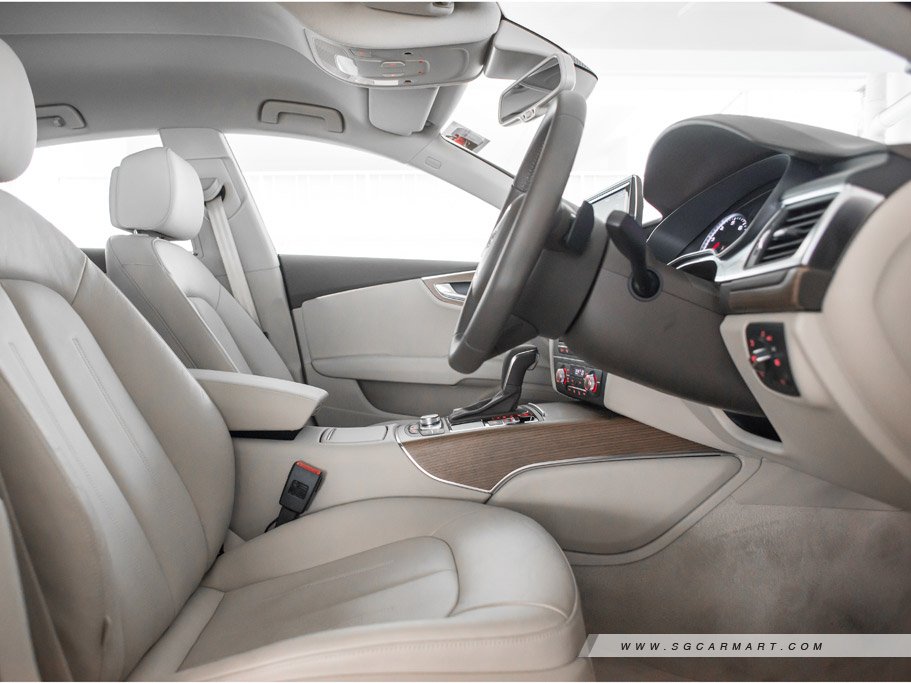 https://i.i-sgcm.com/new_cars/cars/11007/11007_g22