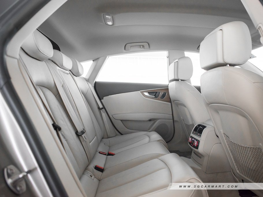 https://i.i-sgcm.com/new_cars/cars/11007/11007_g23