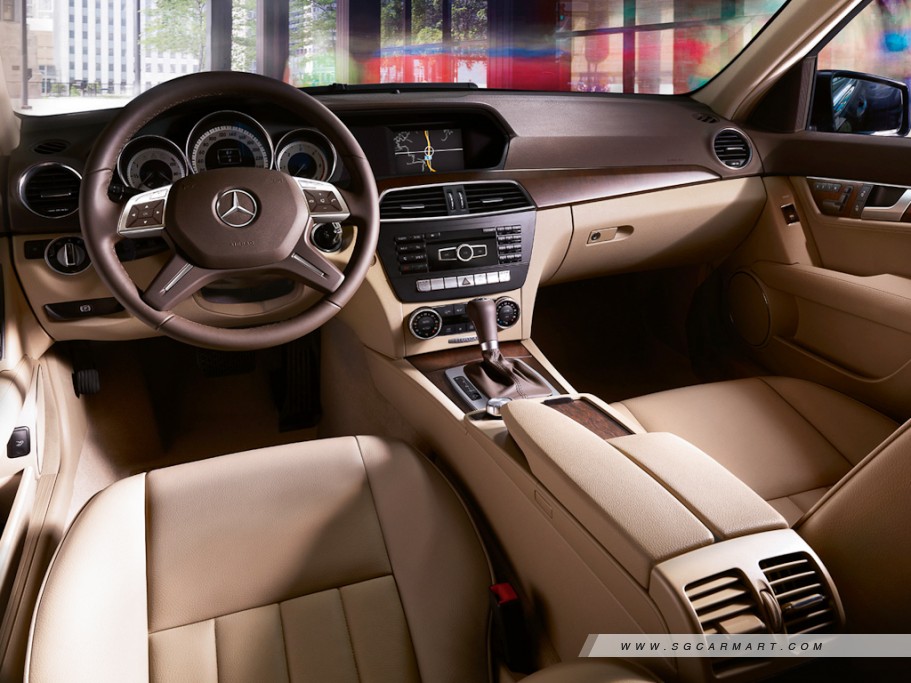 https://i.i-sgcm.com/new_cars/cars/11015/11015_g7