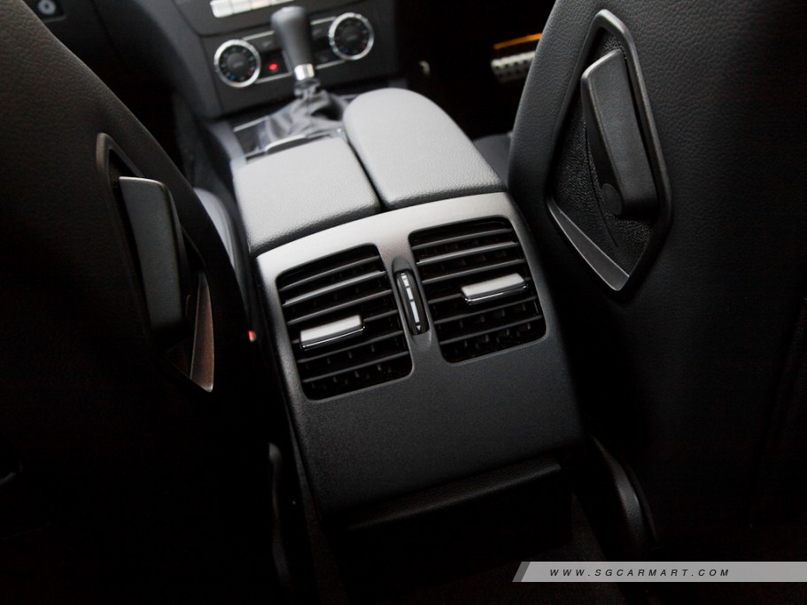 https://i.i-sgcm.com/new_cars/cars/11017/11017_g100