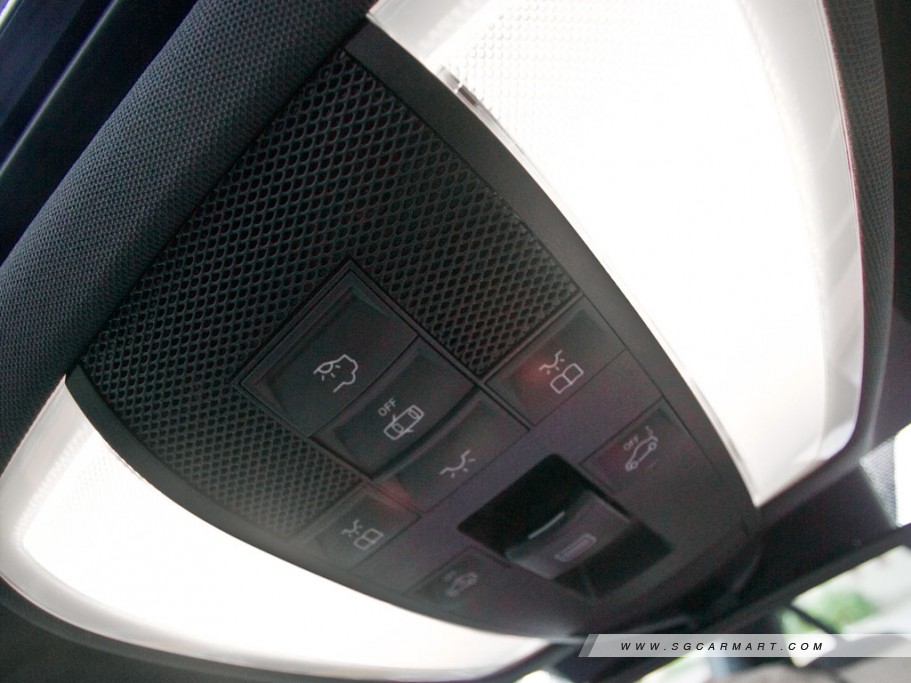 https://i.i-sgcm.com/new_cars/cars/11017/11017_g102