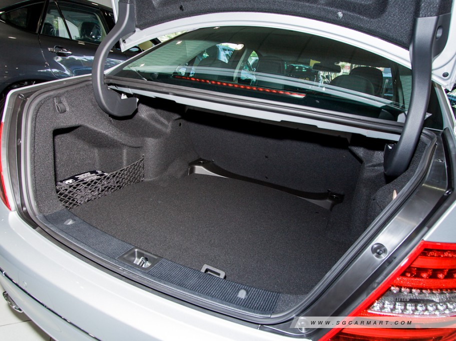 https://i.i-sgcm.com/new_cars/cars/11017/11017_g126