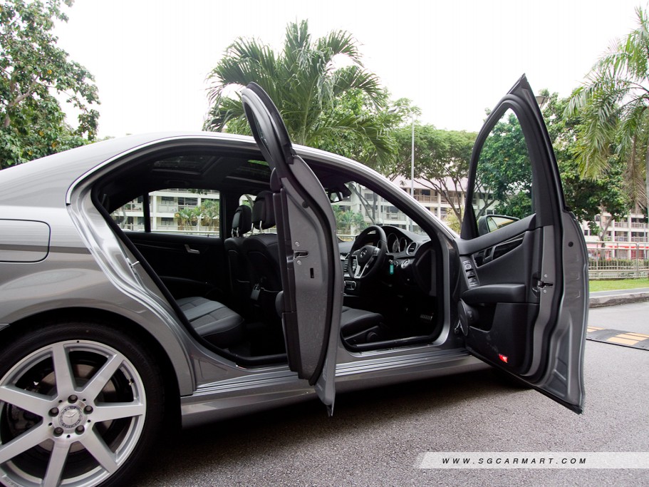 https://i.i-sgcm.com/new_cars/cars/11017/11017_g90