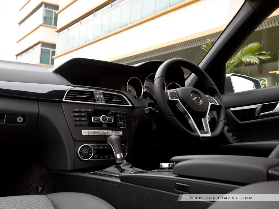https://i.i-sgcm.com/new_cars/cars/11017/11017_g93