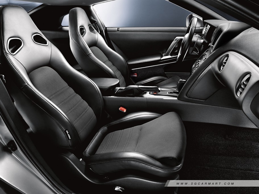 https://i.i-sgcm.com/new_cars/cars/11030/11030_g42