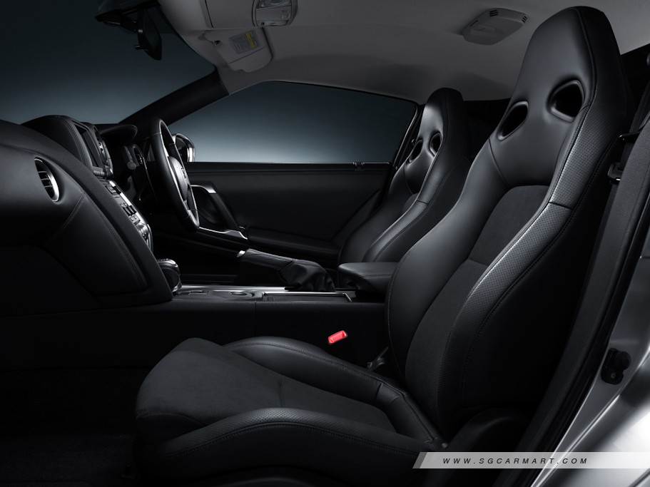 https://i.i-sgcm.com/new_cars/cars/11030/11030_g44