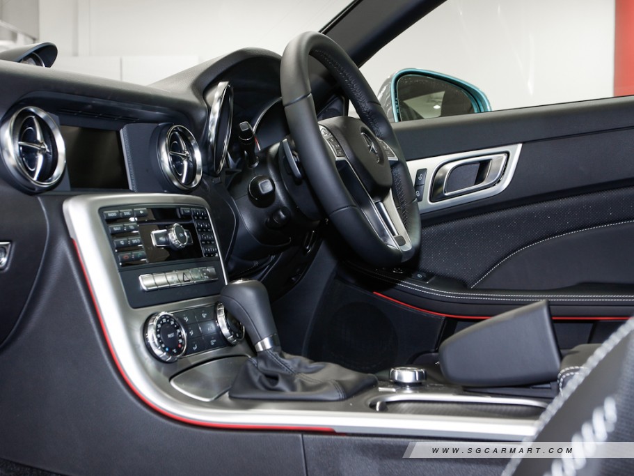 https://i.i-sgcm.com/new_cars/cars/11033/11033_g12