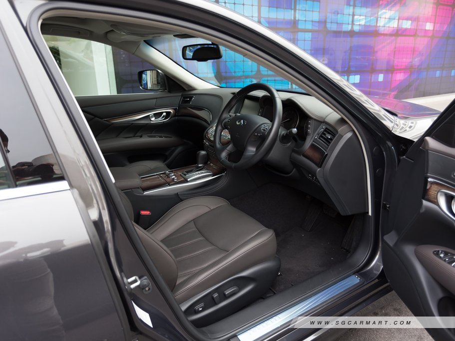 https://i.i-sgcm.com/new_cars/cars/11039/11039_g56