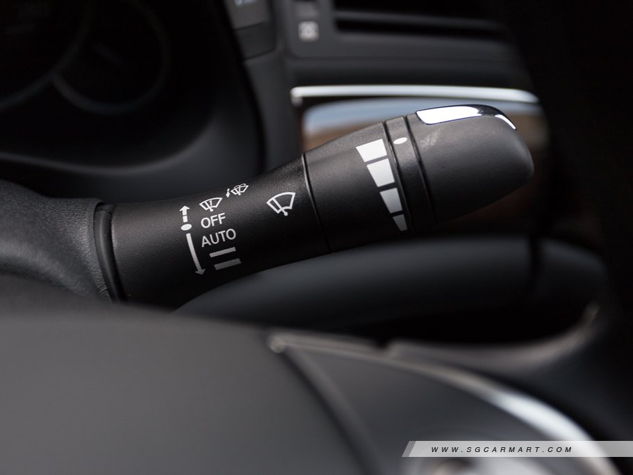 https://i.i-sgcm.com/new_cars/cars/11039/11039_g64