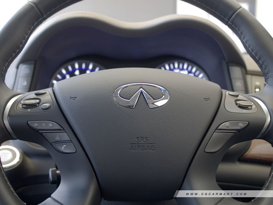 https://i.i-sgcm.com/new_cars/cars/11039/11039_g96