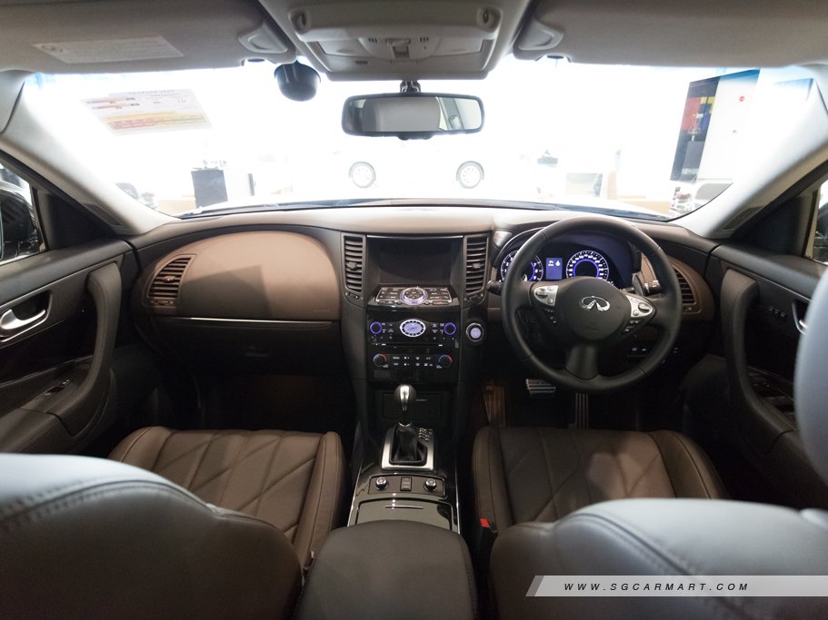 https://i.i-sgcm.com/new_cars/cars/11040/11040_g75