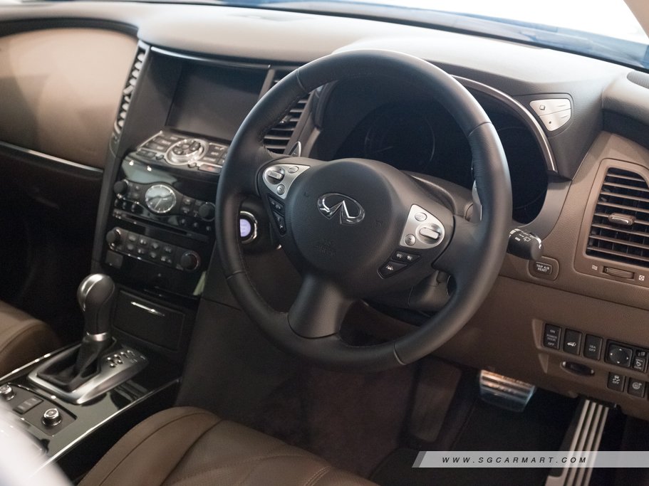 https://i.i-sgcm.com/new_cars/cars/11040/11040_g76