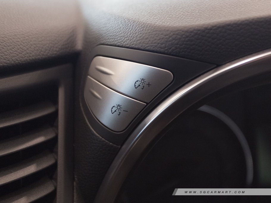 https://i.i-sgcm.com/new_cars/cars/11040/11040_g82