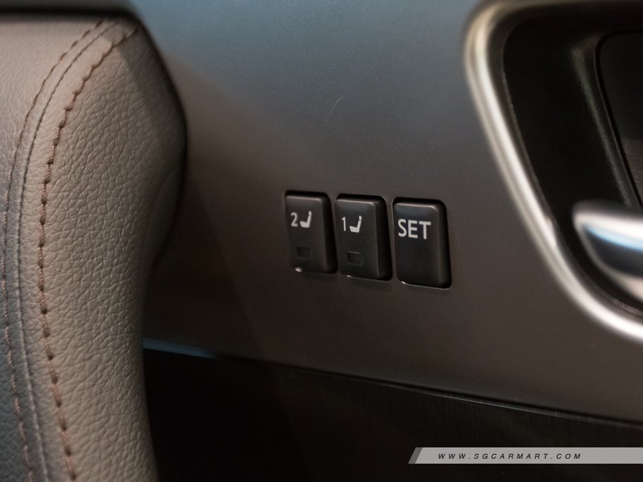 https://i.i-sgcm.com/new_cars/cars/11040/11040_g90