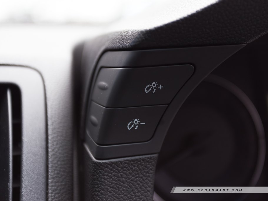 https://i.i-sgcm.com/new_cars/cars/11041/11041_g56