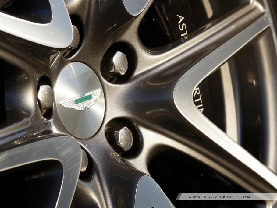 https://i.i-sgcm.com/new_cars/cars/11048/11048_g5
