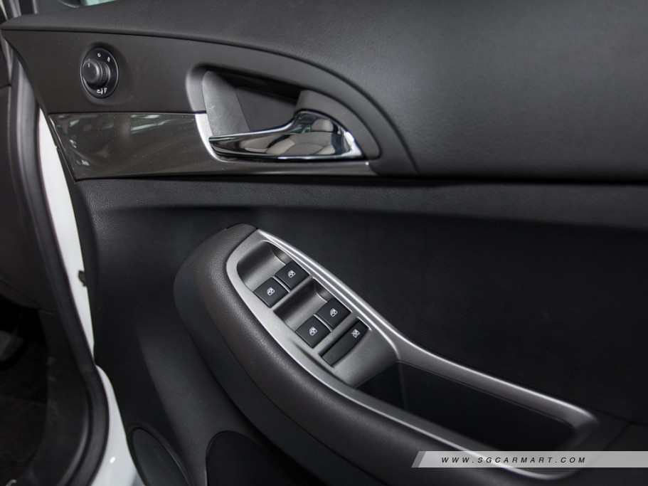 https://i.i-sgcm.com/new_cars/cars/11059/11059_g44