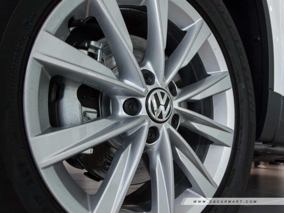 https://i.i-sgcm.com/new_cars/cars/11060/11060_g12