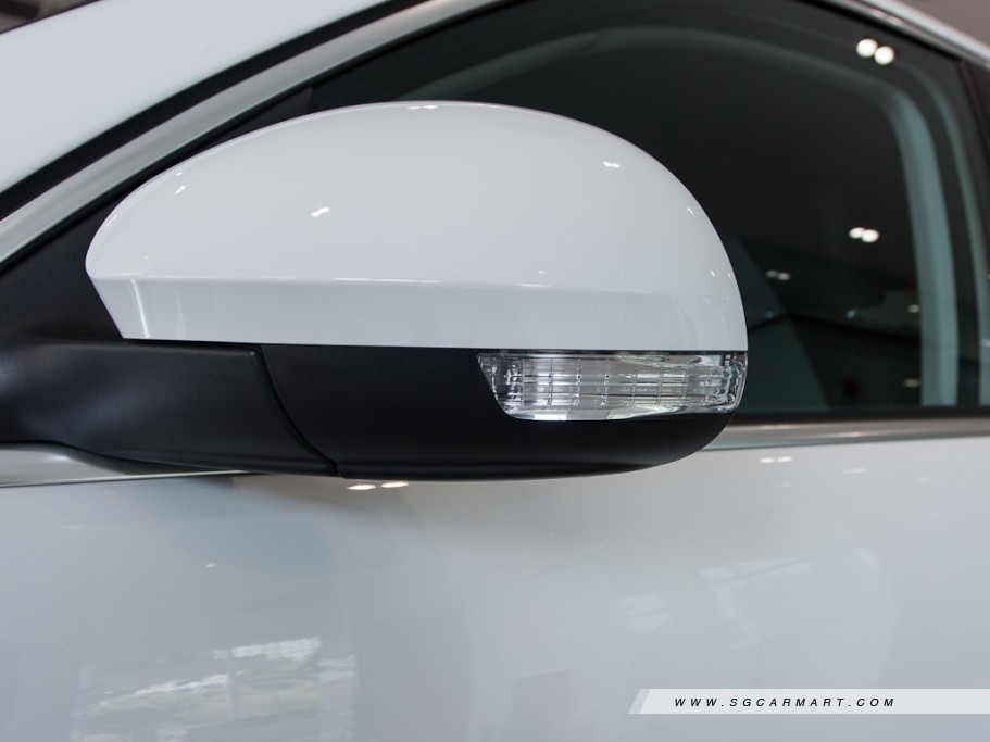 https://i.i-sgcm.com/new_cars/cars/11060/11060_g13
