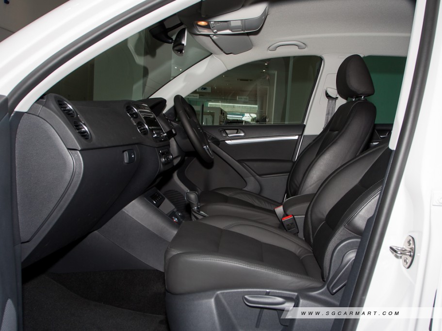 https://i.i-sgcm.com/new_cars/cars/11060/11060_g14