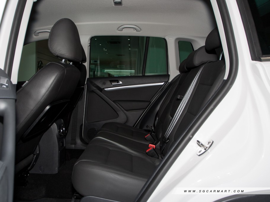 https://i.i-sgcm.com/new_cars/cars/11060/11060_g15