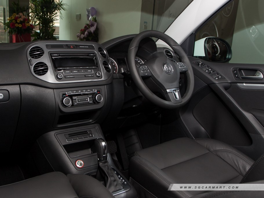 https://i.i-sgcm.com/new_cars/cars/11060/11060_g16