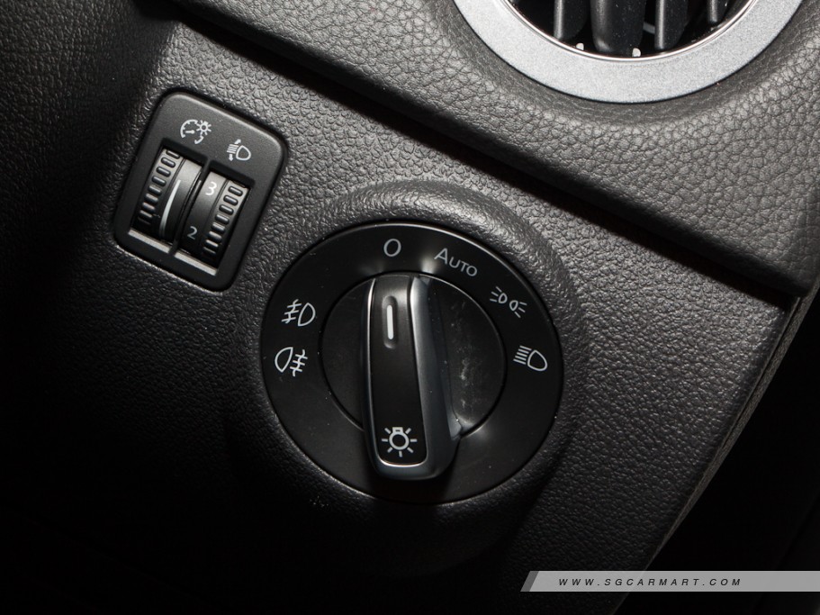 https://i.i-sgcm.com/new_cars/cars/11060/11060_g25