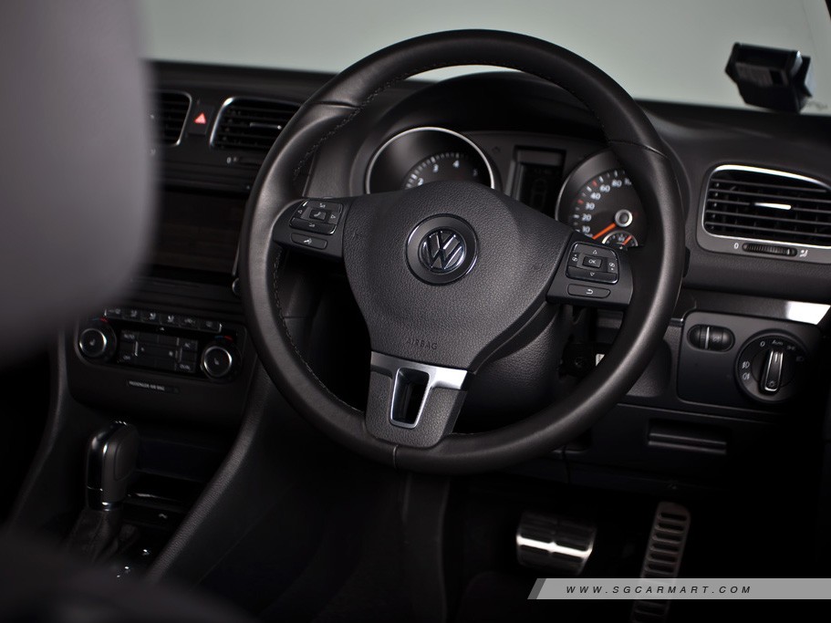 https://i.i-sgcm.com/new_cars/cars/11071/11071_g27