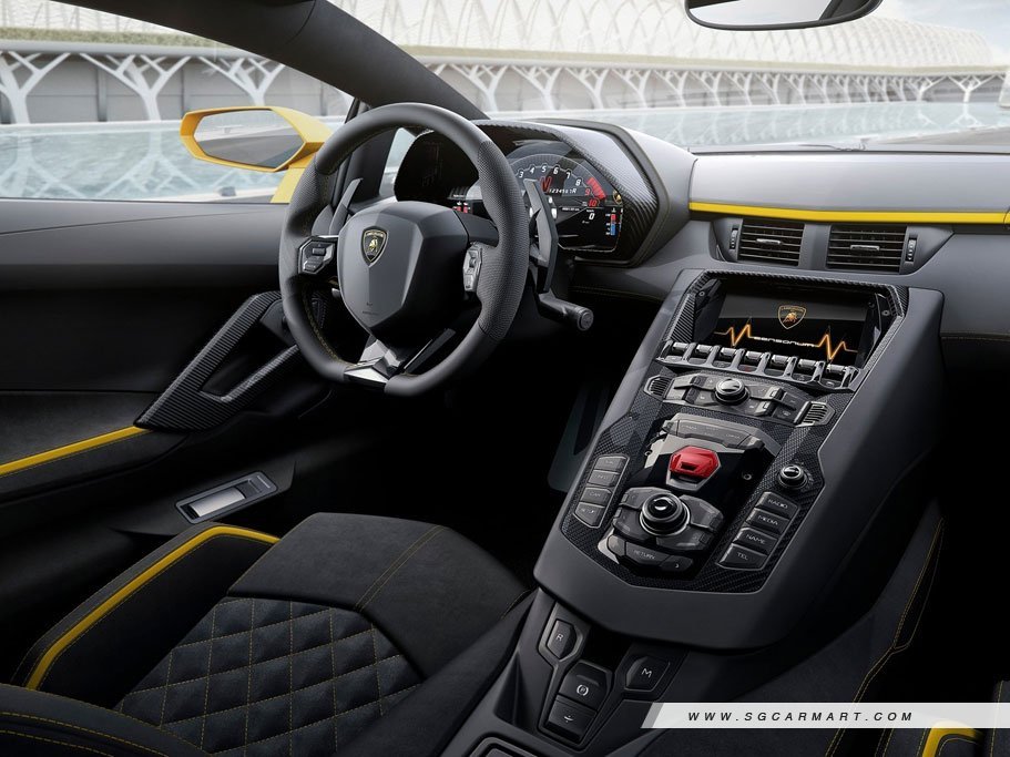 https://i.i-sgcm.com/new_cars/cars/11076/11076_g37