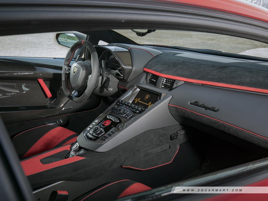 https://i.i-sgcm.com/new_cars/cars/11076/11076_g44