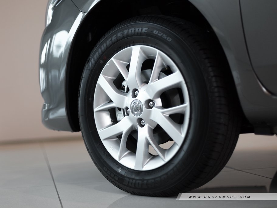 https://i.i-sgcm.com/new_cars/cars/11079/11079_g33