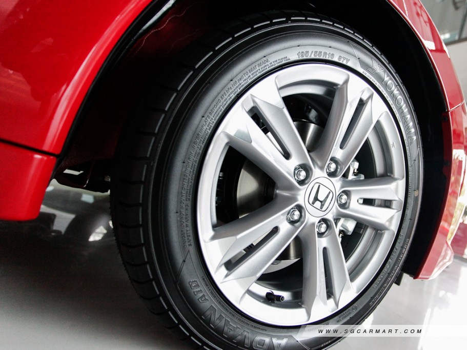 https://i.i-sgcm.com/new_cars/cars/11094/11094_g12