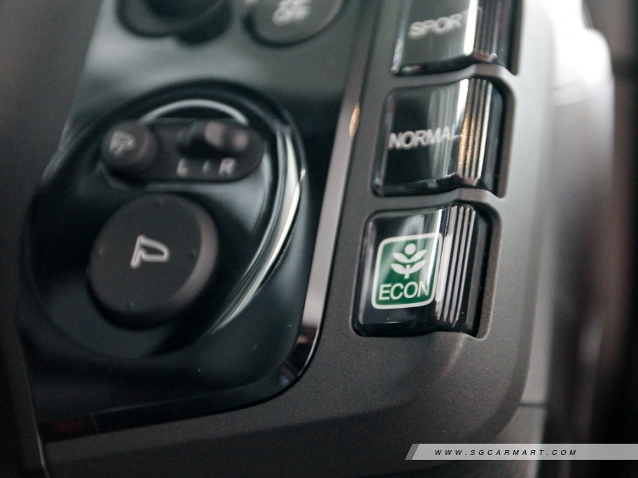 https://i.i-sgcm.com/new_cars/cars/11094/11094_g22