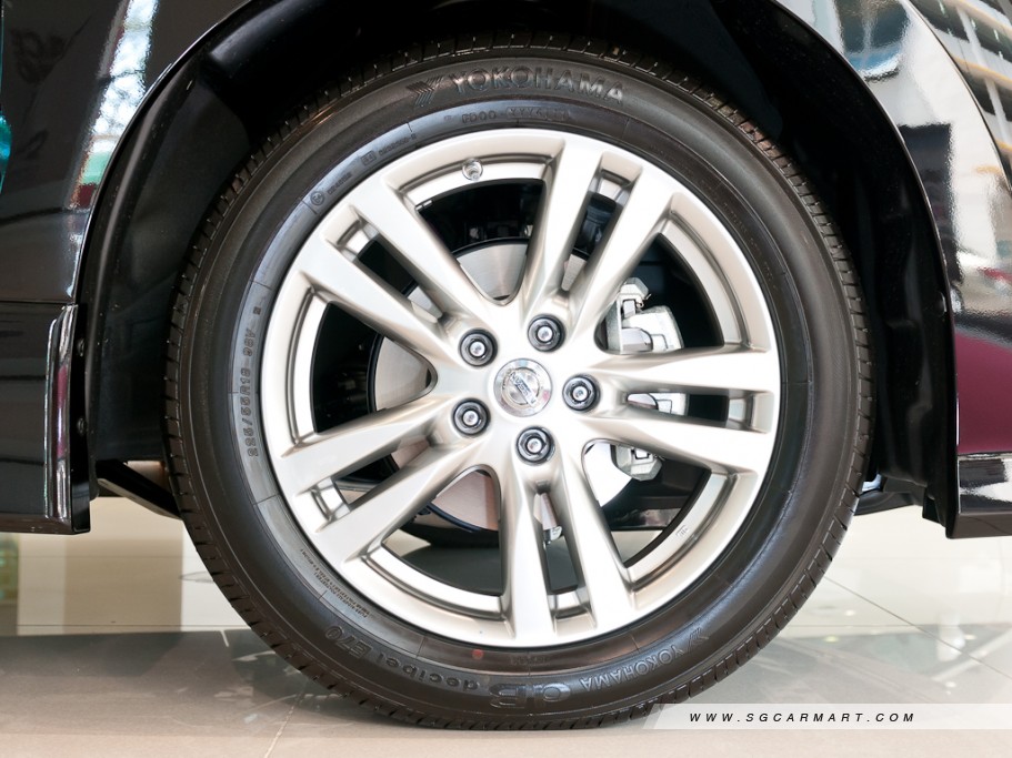 https://i.i-sgcm.com/new_cars/cars/11099/11099_g12