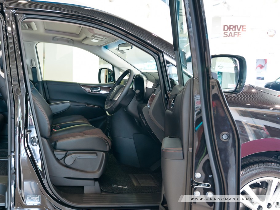 https://i.i-sgcm.com/new_cars/cars/11099/11099_g15