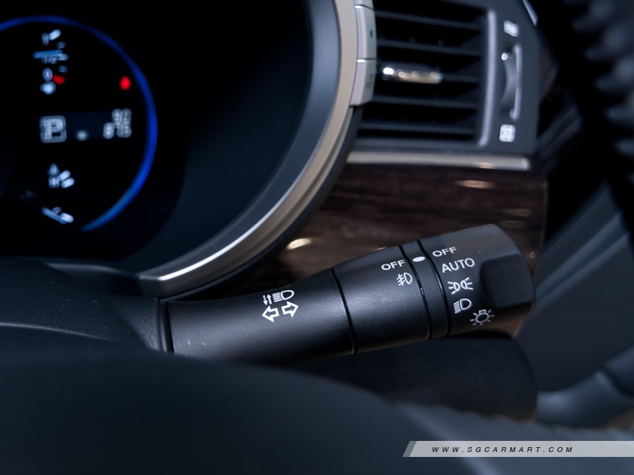https://i.i-sgcm.com/new_cars/cars/11099/11099_g24