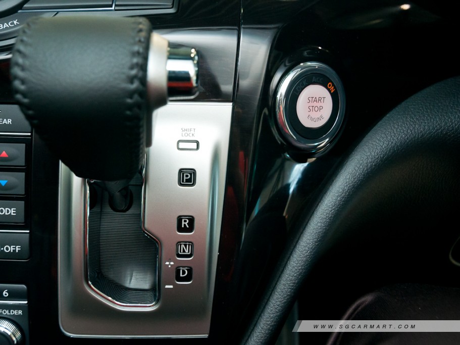 https://i.i-sgcm.com/new_cars/cars/11099/11099_g25