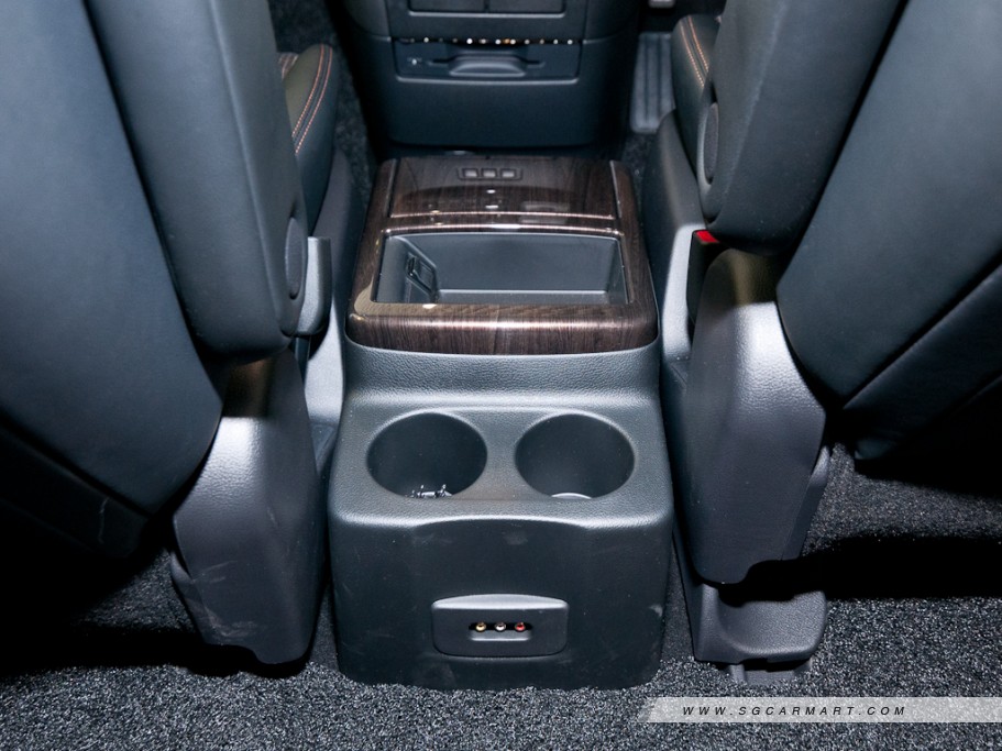 https://i.i-sgcm.com/new_cars/cars/11099/11099_g26