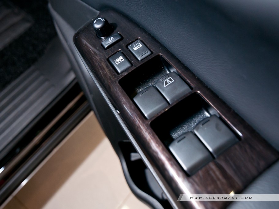 https://i.i-sgcm.com/new_cars/cars/11099/11099_g28