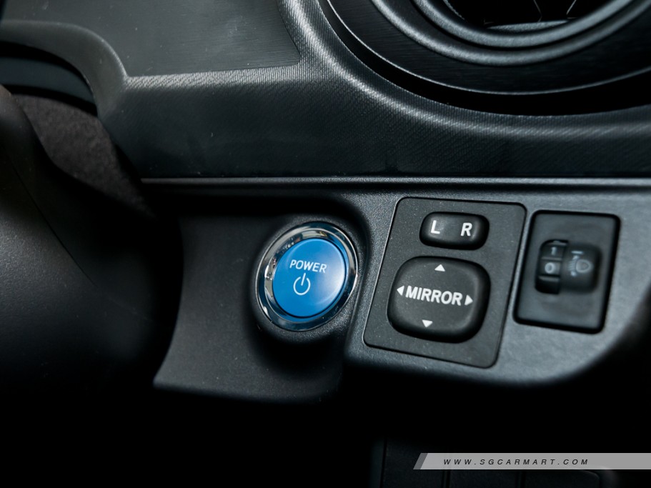https://i.i-sgcm.com/new_cars/cars/11101/11101_g25