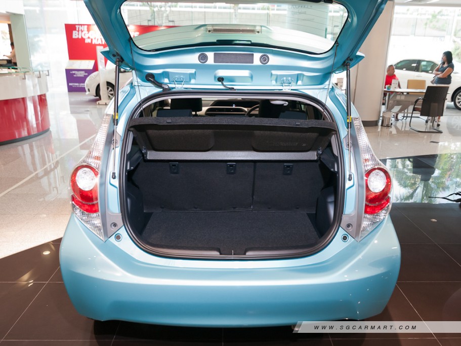 https://i.i-sgcm.com/new_cars/cars/11101/11101_g30