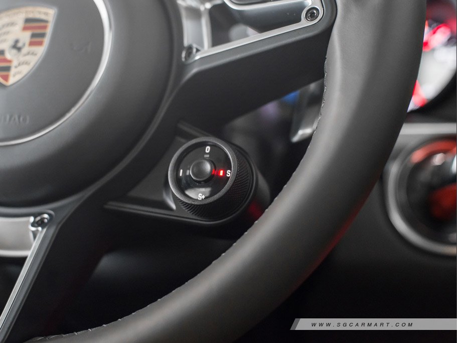 https://i.i-sgcm.com/new_cars/cars/11104/11104_g64