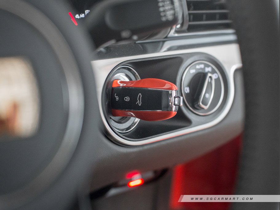 https://i.i-sgcm.com/new_cars/cars/11104/11104_g65